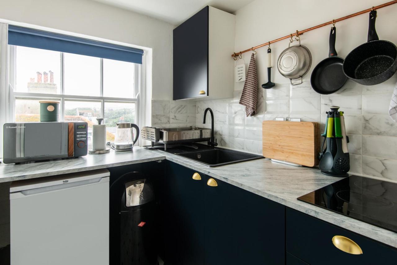 Newly Renovated Central One-Bedroom, 99 Steps To The Sea Brighton Exterior photo