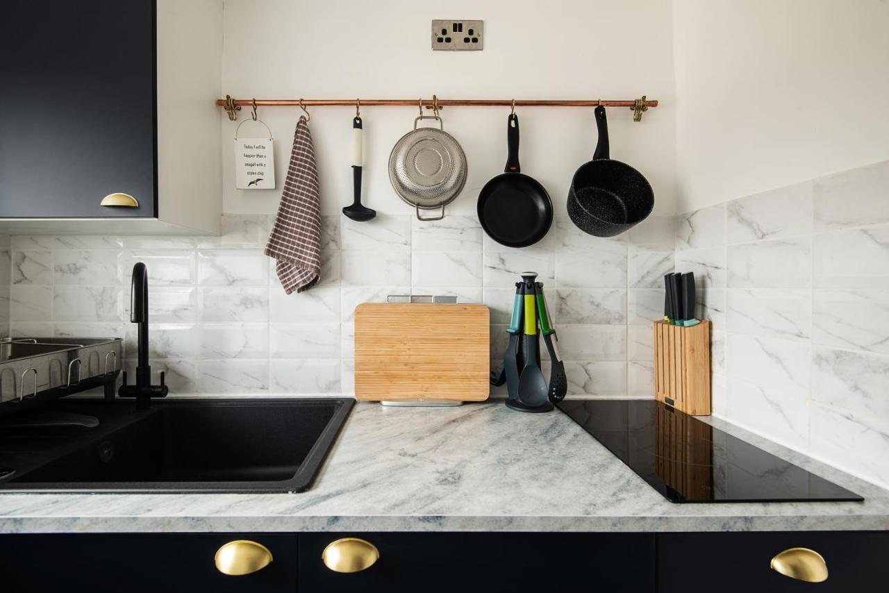 Newly Renovated Central One-Bedroom, 99 Steps To The Sea Brighton Exterior photo