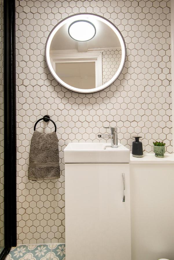 Newly Renovated Central One-Bedroom, 99 Steps To The Sea Brighton Exterior photo