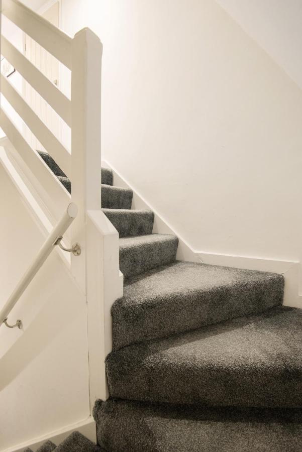 Newly Renovated Central One-Bedroom, 99 Steps To The Sea Brighton Exterior photo