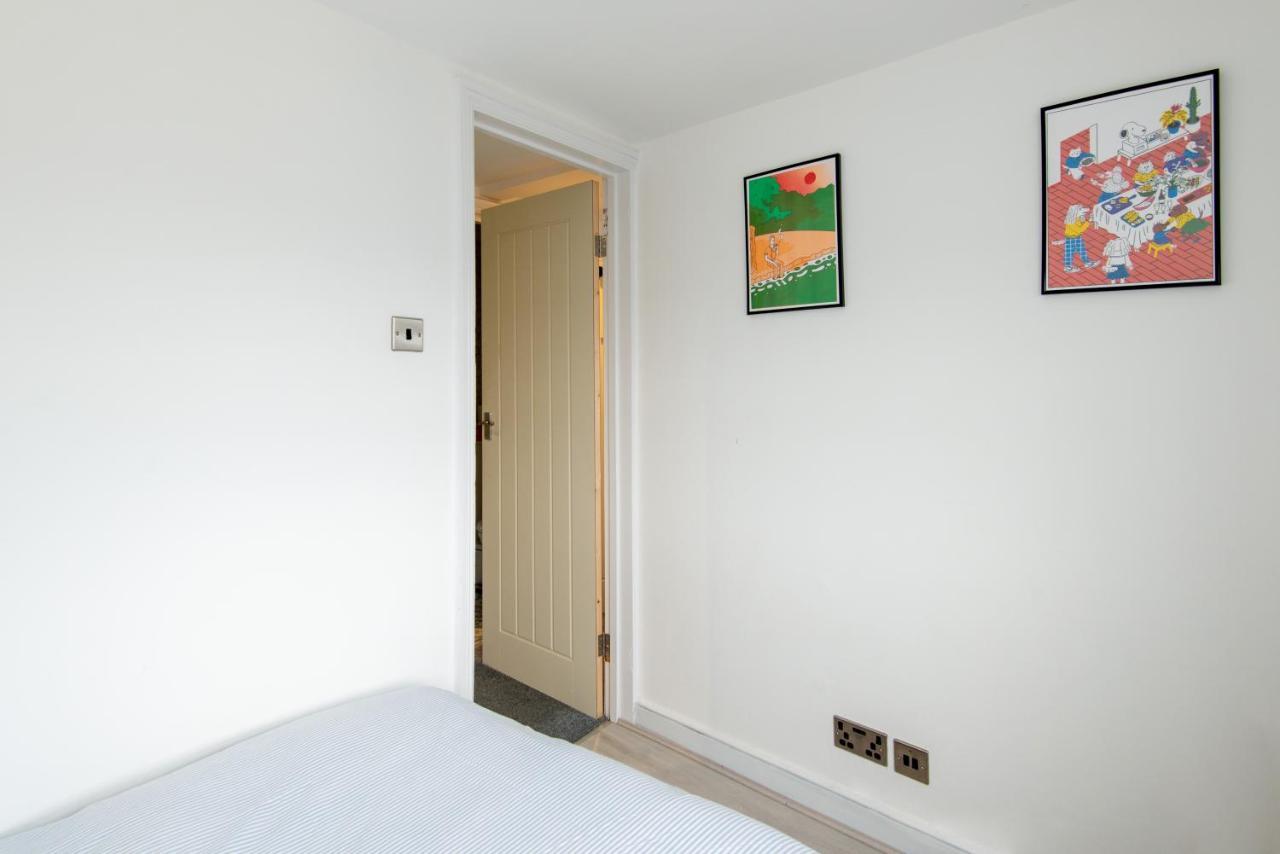 Newly Renovated Central One-Bedroom, 99 Steps To The Sea Brighton Exterior photo